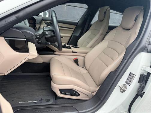 2022 Porsche Taycan 4