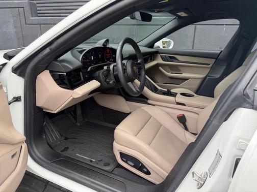 2022 Porsche Taycan 4