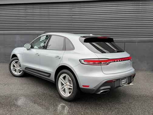 2025 Porsche Macan 