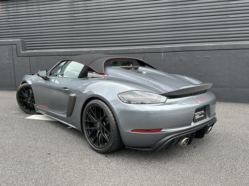 2024 Porsche 718 Spyder RS