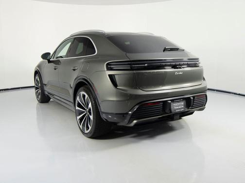 Aventurine Green Metallic 2024 Porsche Macan Macan Electric Turbo