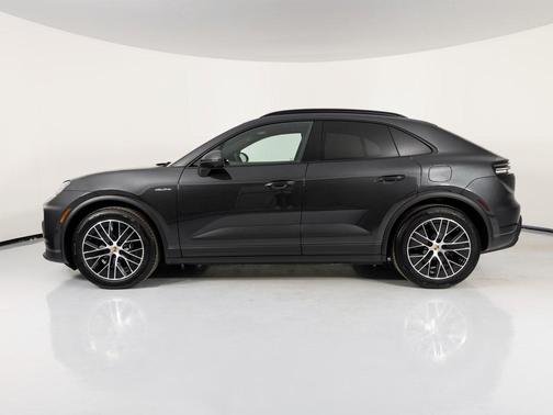 2025 Porsche Macan 4