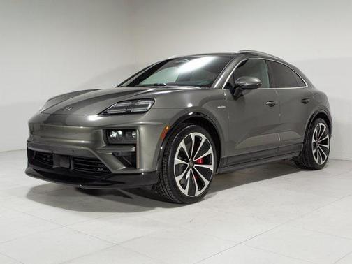 2024 Porsche Macan Turbo