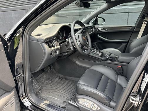 2024 Porsche Macan GTS