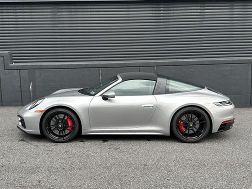 2022 Porsche 911 Targa 4 GTS