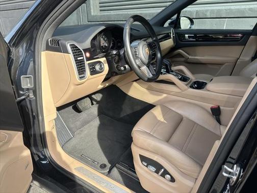 2021 Porsche Cayenne Base (Tiptronic)