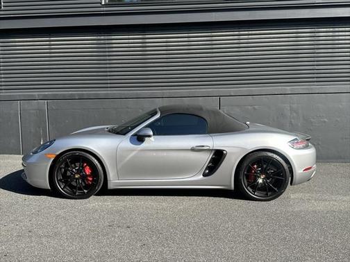 2024 Porsche 718 Boxster S