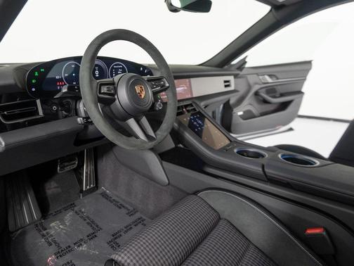 2026 Porsche Taycan 4