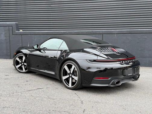 2025 Porsche 911 Carrera