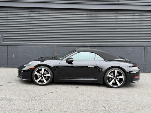 2025 Porsche 911 Carrera