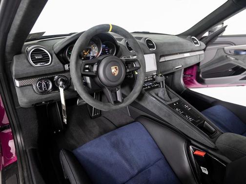2025 Porsche 718 Cayman GT4 RS