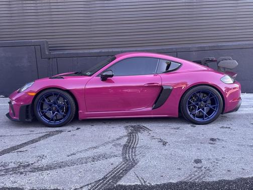 2025 Porsche 718 Cayman GT4 RS