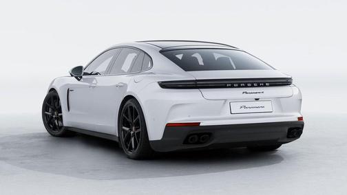 2026 Porsche Panamera 4