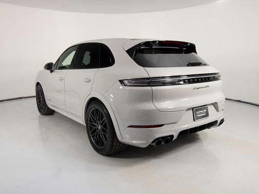 2026 Porsche Cayenne GTS