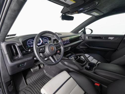 2024 Porsche Cayenne Turbo GT