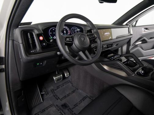 2026 Porsche Cayenne Cayenne Turbo E-Hybrid