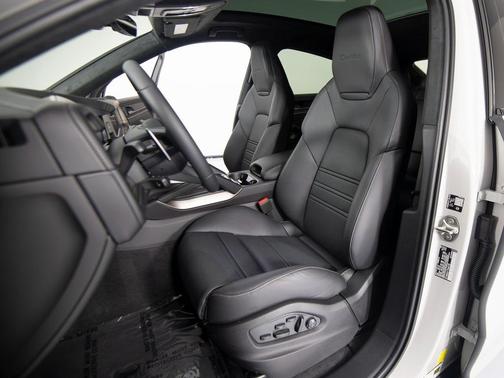 2026 Porsche Cayenne Cayenne Turbo E-Hybrid