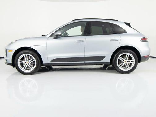 2021 Porsche Macan Base (PDK)