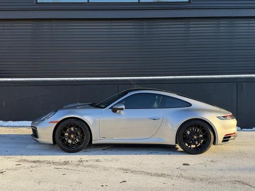 2023 Porsche 911 Carrera