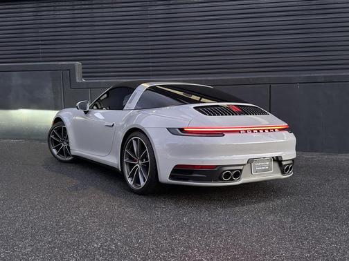 2022 Porsche 911 Targa 4S