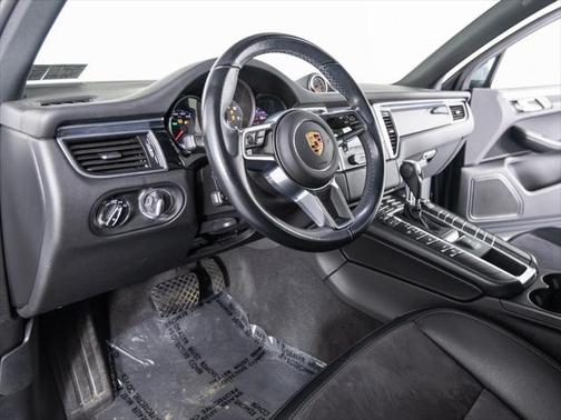2018 Porsche Macan Base