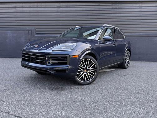 Algarve Blue Metallic 2025 Porsche Cayenne Cayenne