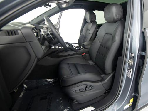 Vanadium Grey Metallic 2026 Porsche Cayenne Cayenne S E-Hybrid