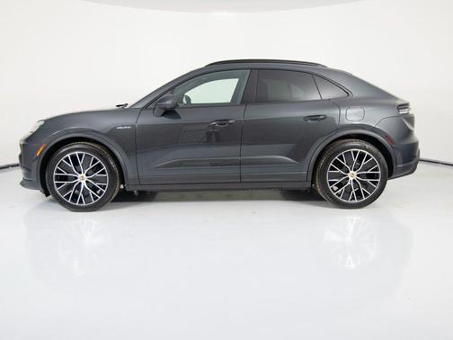 2025 Porsche Macan 4