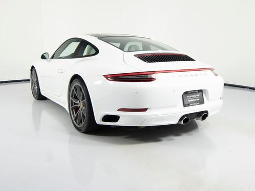 2017 Porsche 911 Carrera 4S