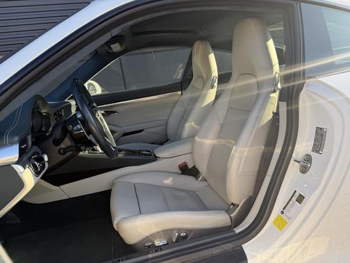 2017 Porsche 911 Carrera 4S