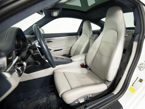 2017 Porsche 911 Carrera 4S
