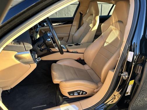 2018 Porsche Panamera 4S