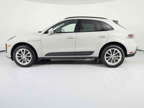 Chalk 2025 Porsche Macan Macan