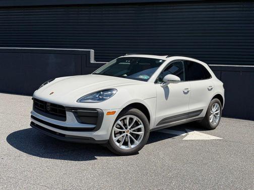 Chalk 2025 Porsche Macan Macan