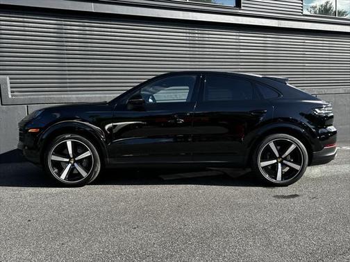2024 Porsche Cayenne Base (Tiptronic)