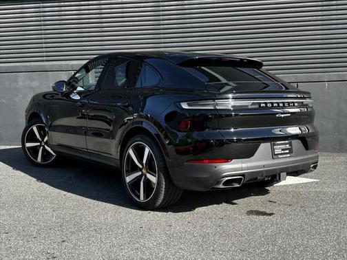 2024 Porsche Cayenne Base (Tiptronic)