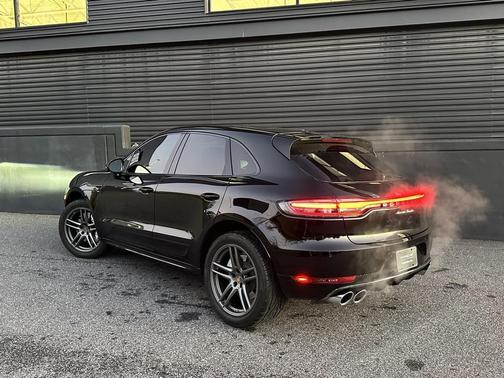 2021 Porsche Macan Turbo