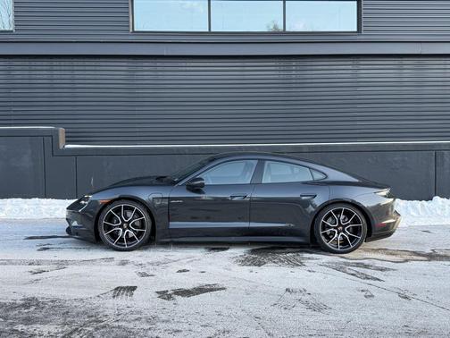 2025 Porsche Taycan 4