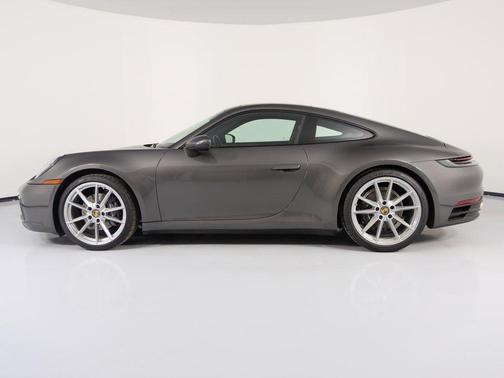 2022 Porsche 911 Carrera