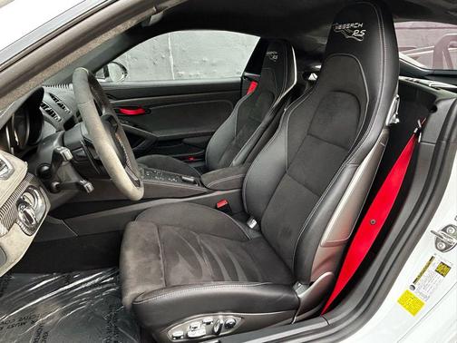 2023 Porsche 718 Cayman GT4 RS