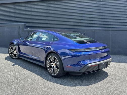 2025 Porsche Taycan 4