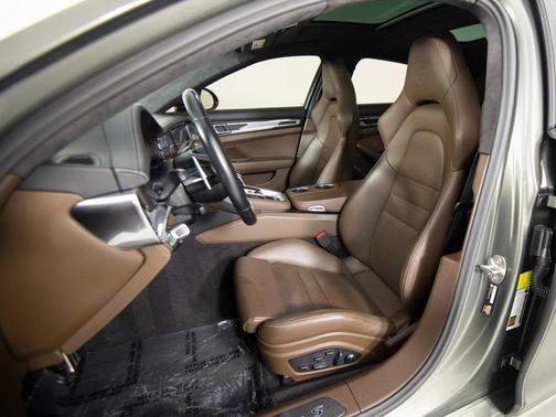 2023 Porsche Panamera Turbo S