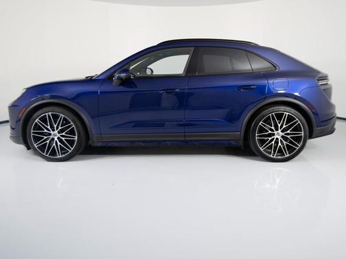 2024 Porsche Macan Turbo