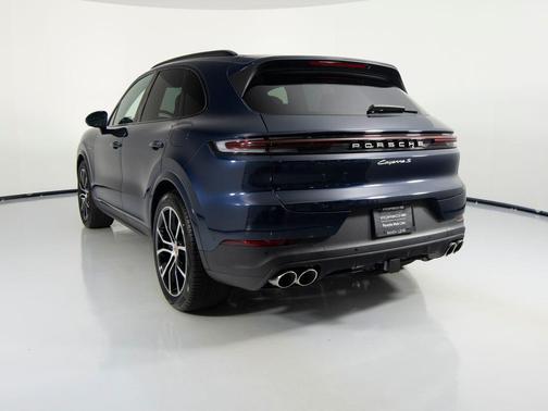 Algarve Blue Metallic 2026 Porsche Cayenne Cayenne S E-Hybrid