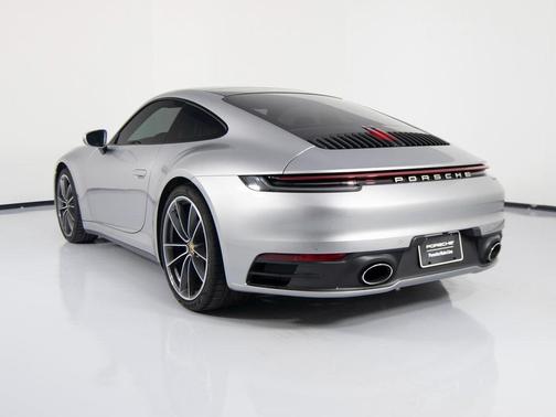 2021 Porsche 911 Carrera