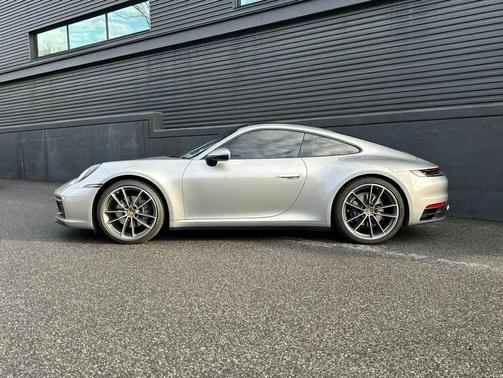 2021 Porsche 911 Carrera