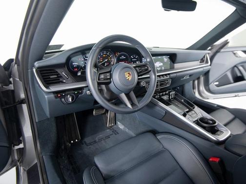 2021 Porsche 911 Carrera