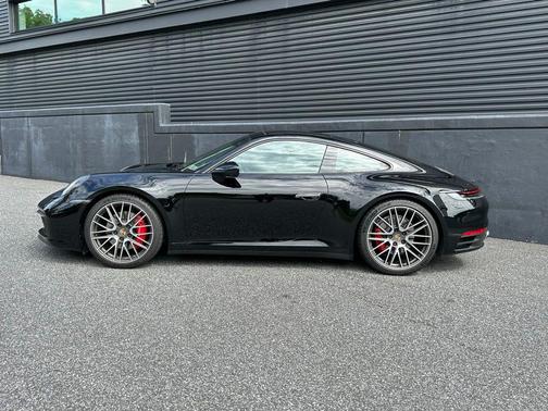Jet Black Metallic 2026 Porsche 911 GT3