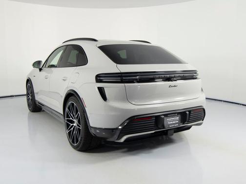 2026 Porsche Macan Turbo