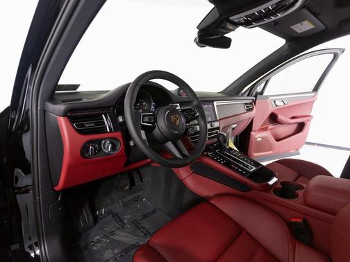 2026 Porsche Macan GTS
